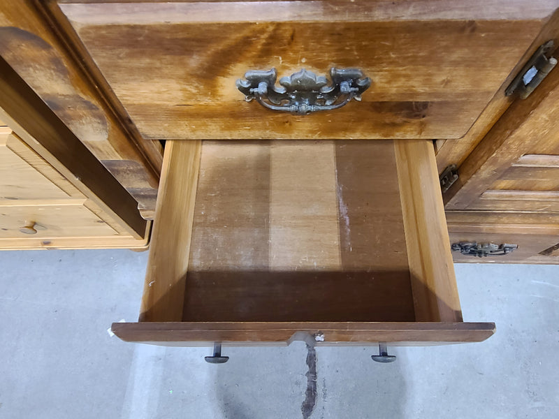 Rustic Vintage Wooden Dresser Sideboard / Credenza