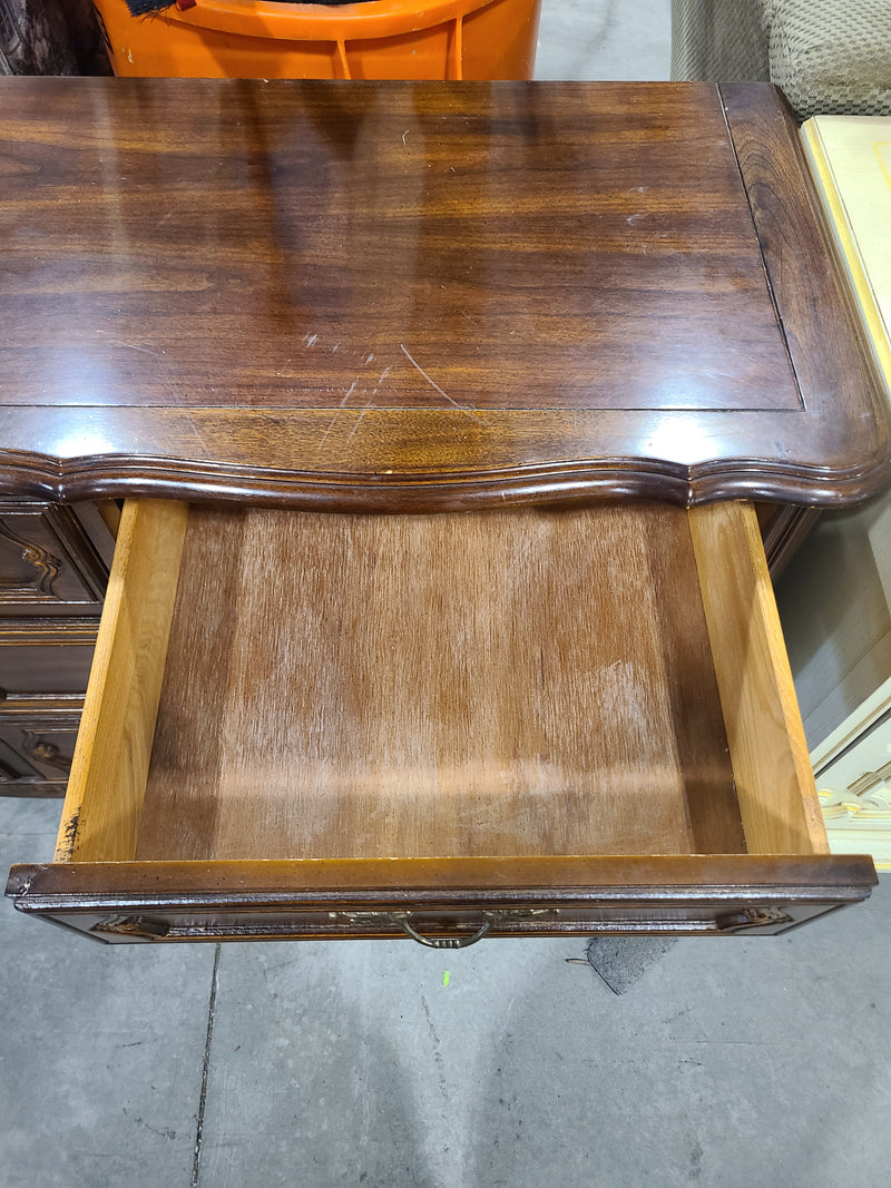 French Provincial Traditional Wood 7-Drawer Double Dresser