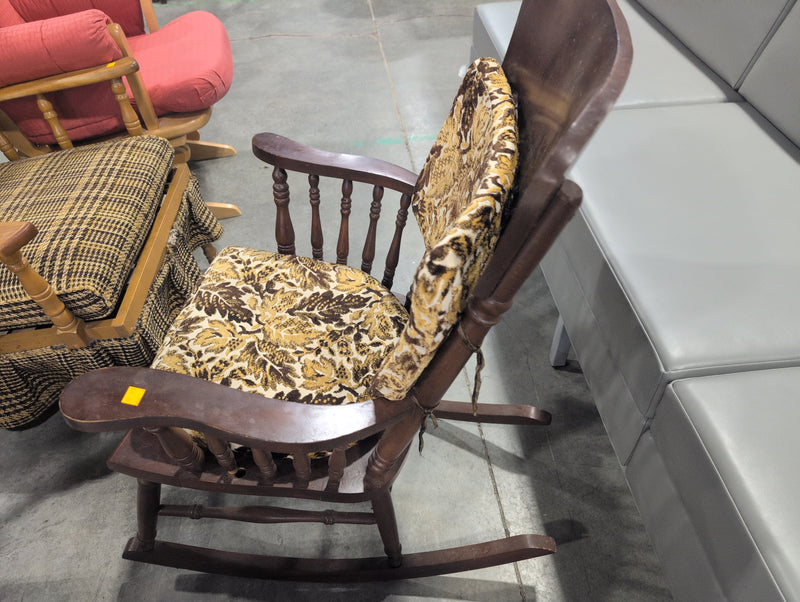 Simple Wood Rocking Chair with Fabric with Leaf Designs