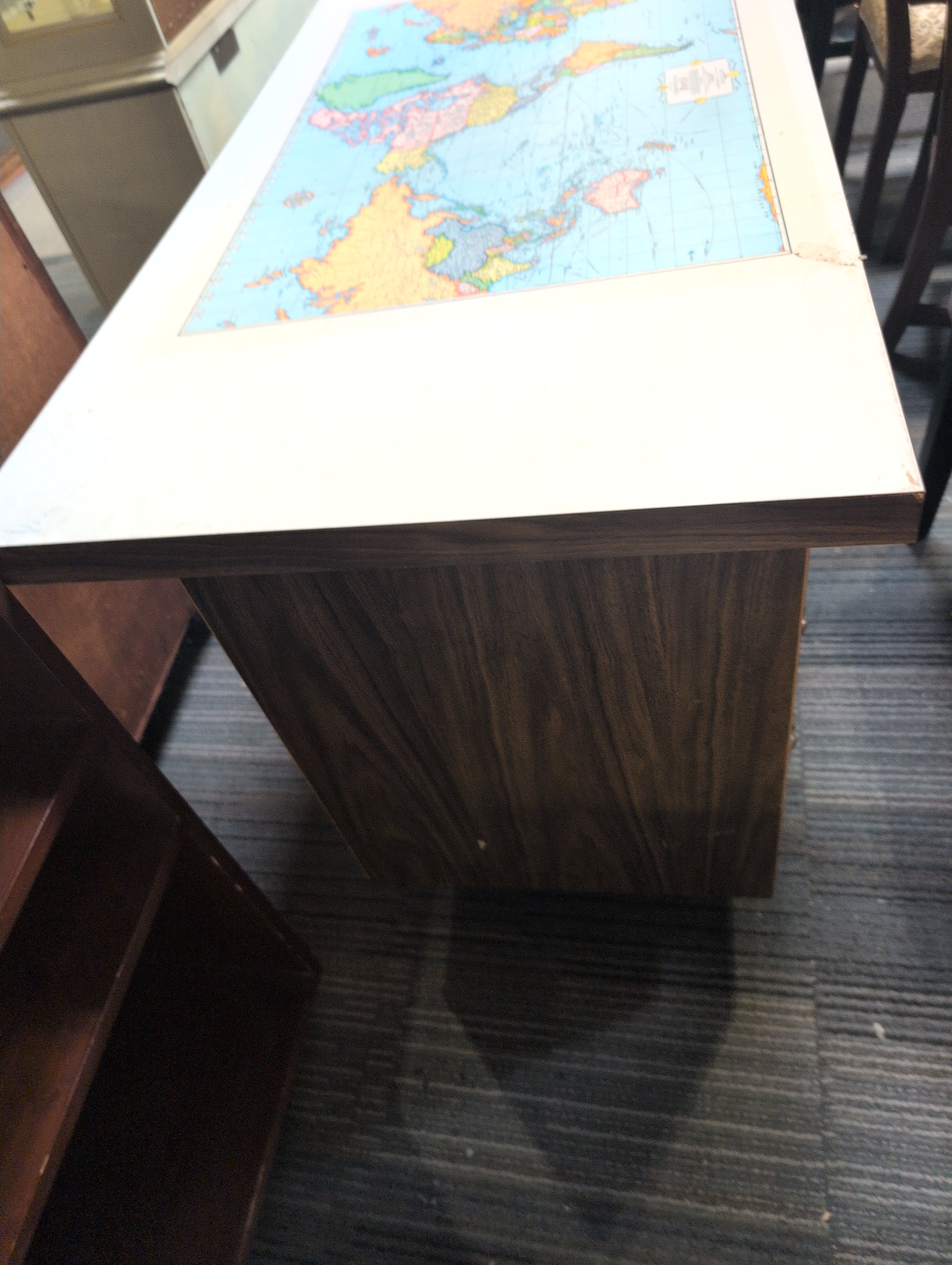 H23K24 KARE MONDO モンド デスク 世界地図 ワールドマップ 7 Drawer Desk with World Map — Habitat for Humanity Greater Ottawa