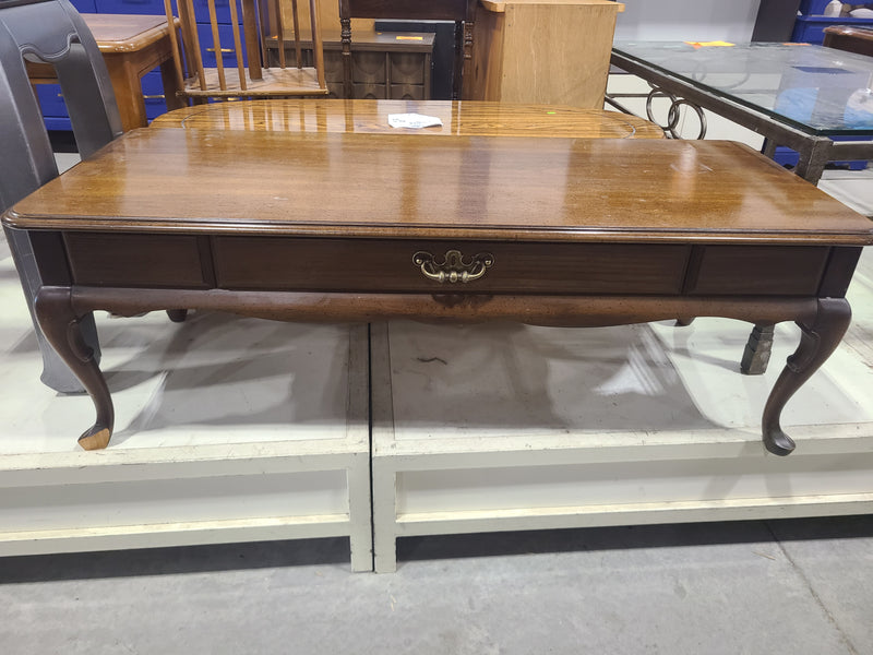 Vintage Queen Anne Style Solid Wood Coffee Table with Drawer