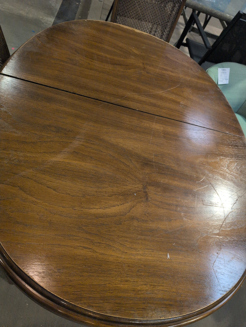Drexel Heritage Brown Dining Table with 5 Matching Chairs