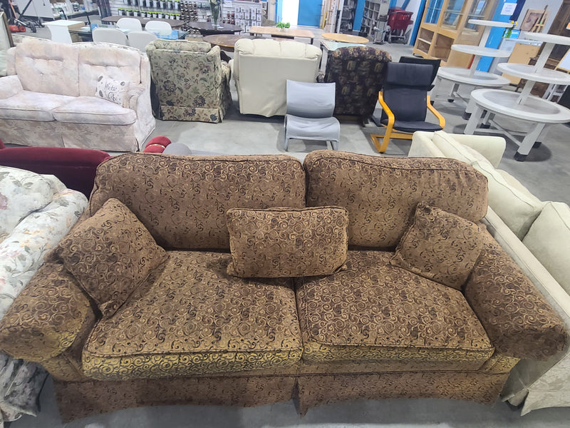 Traditional Swirl Pattern Upholstered Sofa with Throw Pillows in Brown & Gold