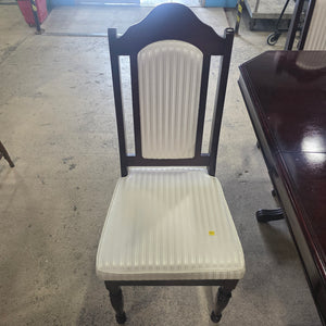 Mahogany Dining Table/ 5 Chairs