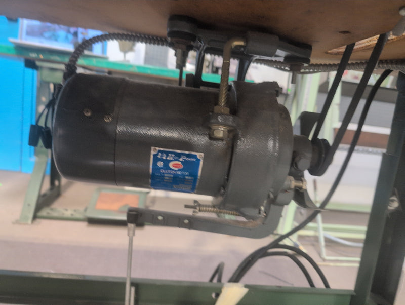 Blind Hemmer Industrial Sewing Machine with Table