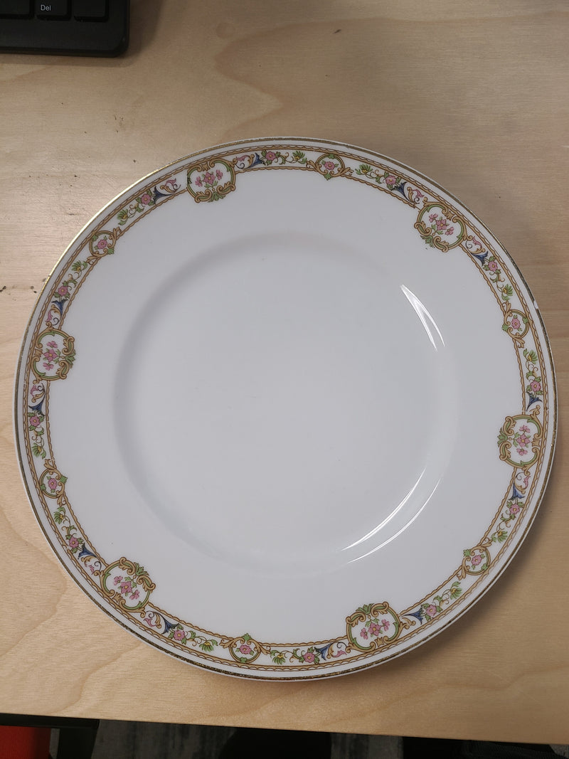 Vintage Bernardaud Limoges Fine China Dinnerware Set – "Doreen" Pattern (36 Pieces)