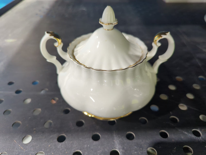 Royal Albert Val D'Or Fine Bone China (England) 105 Pieces Dinnerware Set White Original