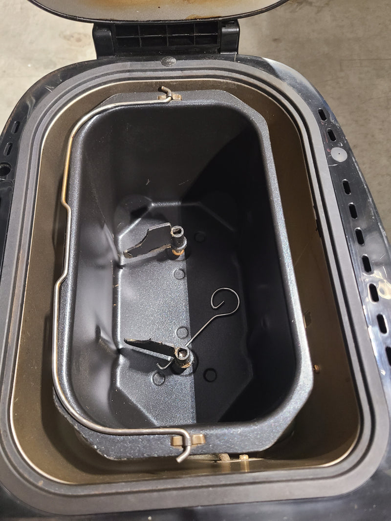 West Bend Bread Maker Machine in Black