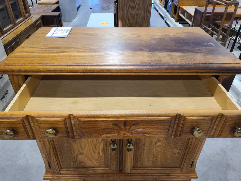 Traditional Oak Gentleman’s Chest Armoire