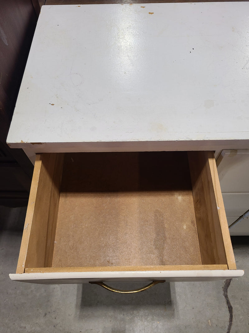 Vintage Style White 7-Drawer Dresser with Brass Hardware