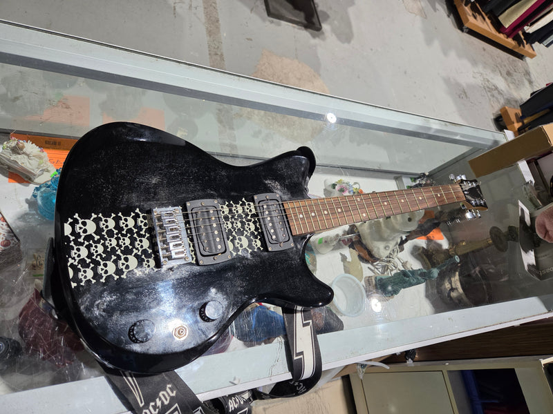 First Act ME478 "Skull &amp; Crossbones" Electric Guitar