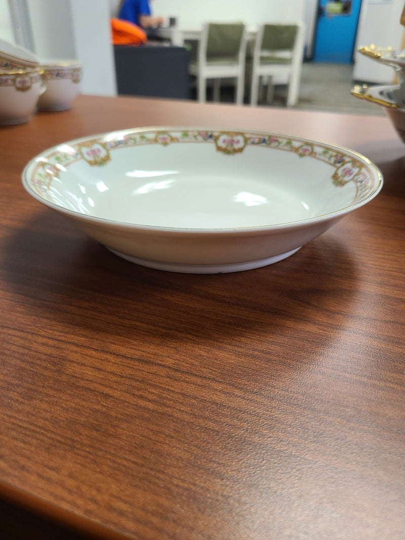 Vintage Bernardaud Limoges Fine China Dinnerware Set – "Doreen" Pattern (36 Pieces)