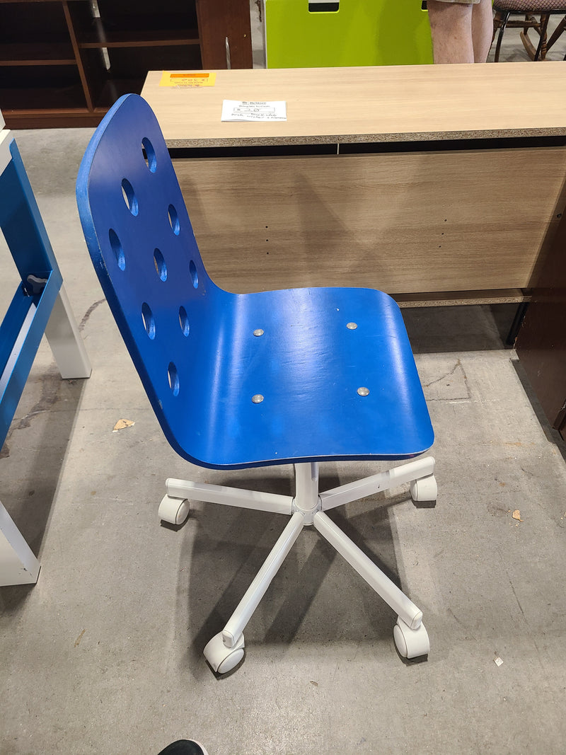 IKEA PÅHL Children’s Desk with Desktop Hutch & Matching Blue Desk Chair