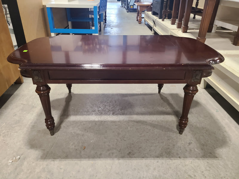 Vintage Traditional Mahogany Coffee Table with Fluted Turned Legs