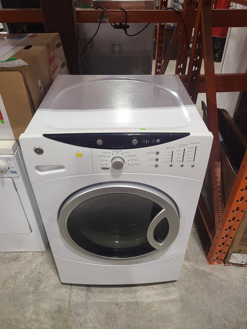 GE 3.8 cu. ft. King-Size Capacity Front Load Washer in White