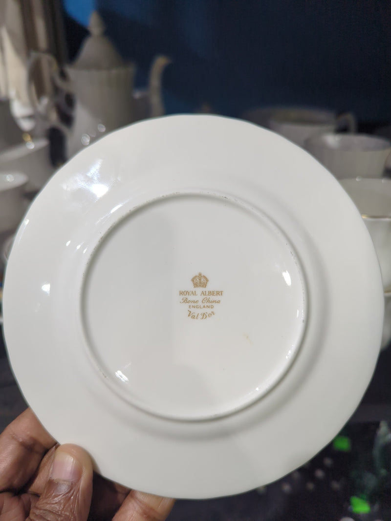 Royal Albert Val D'Or Fine Bone China (England) 105 Pieces Dinnerware Set White Original