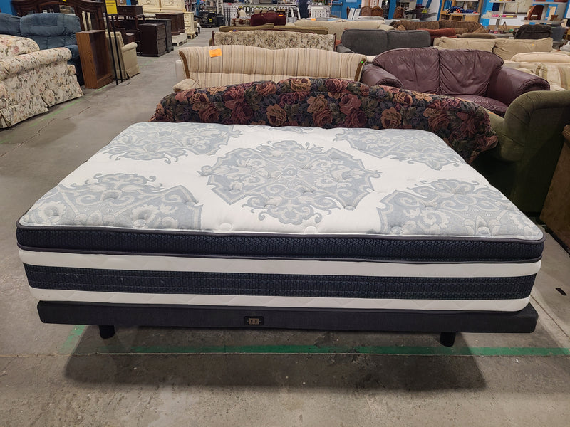 New Serta Perfect Sleeper Elite Queen Mattress with Adjustable Power Base