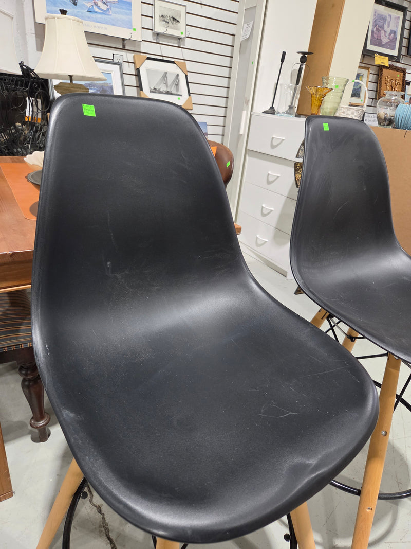 Mid-Century Modern Molded Plastic Counter Bar Stool