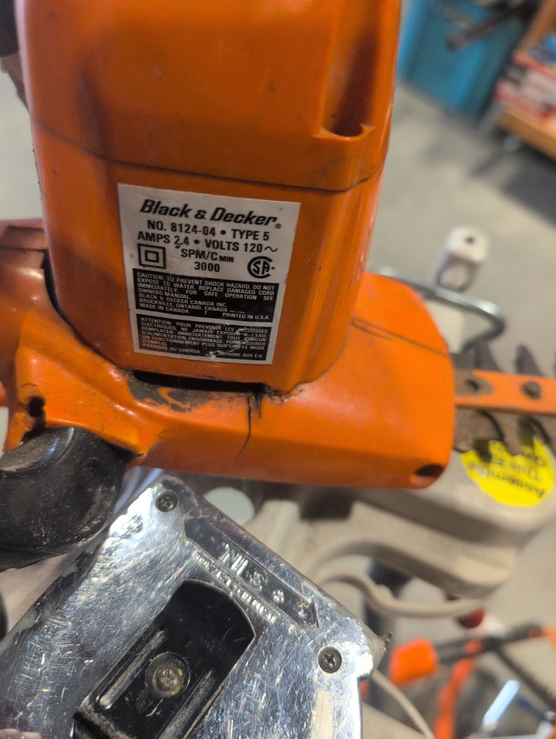 Black & Decker 16 Inch Deluxe Hedge Trimmer