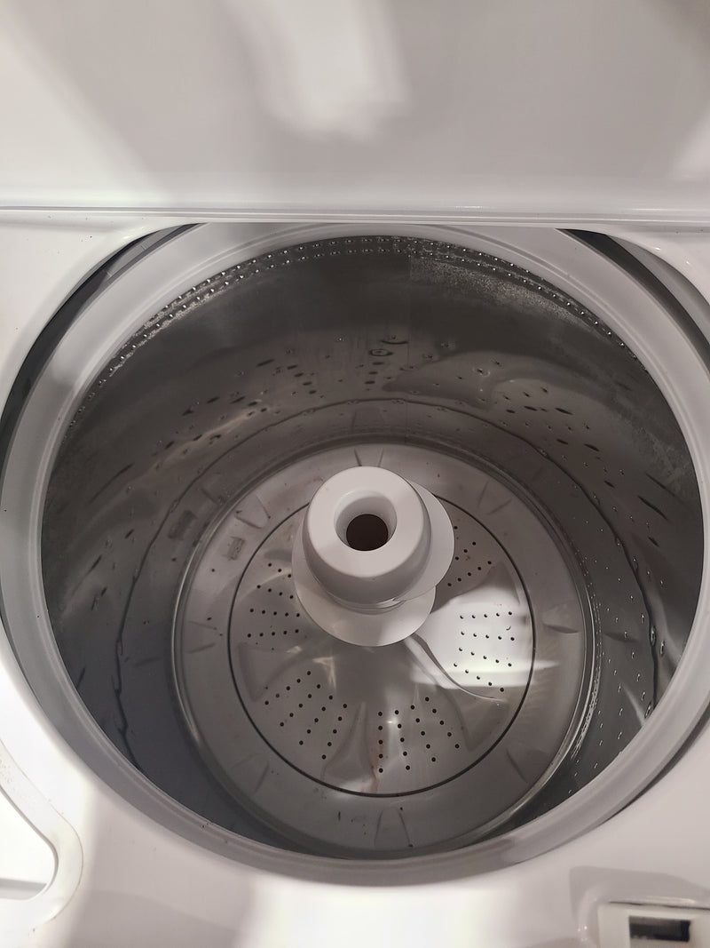 Amana Top-Load Washing Machine with drainage tube in White