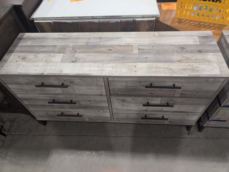 Ashley Furniture Effie Collection 6 Drawer Wide Dresser