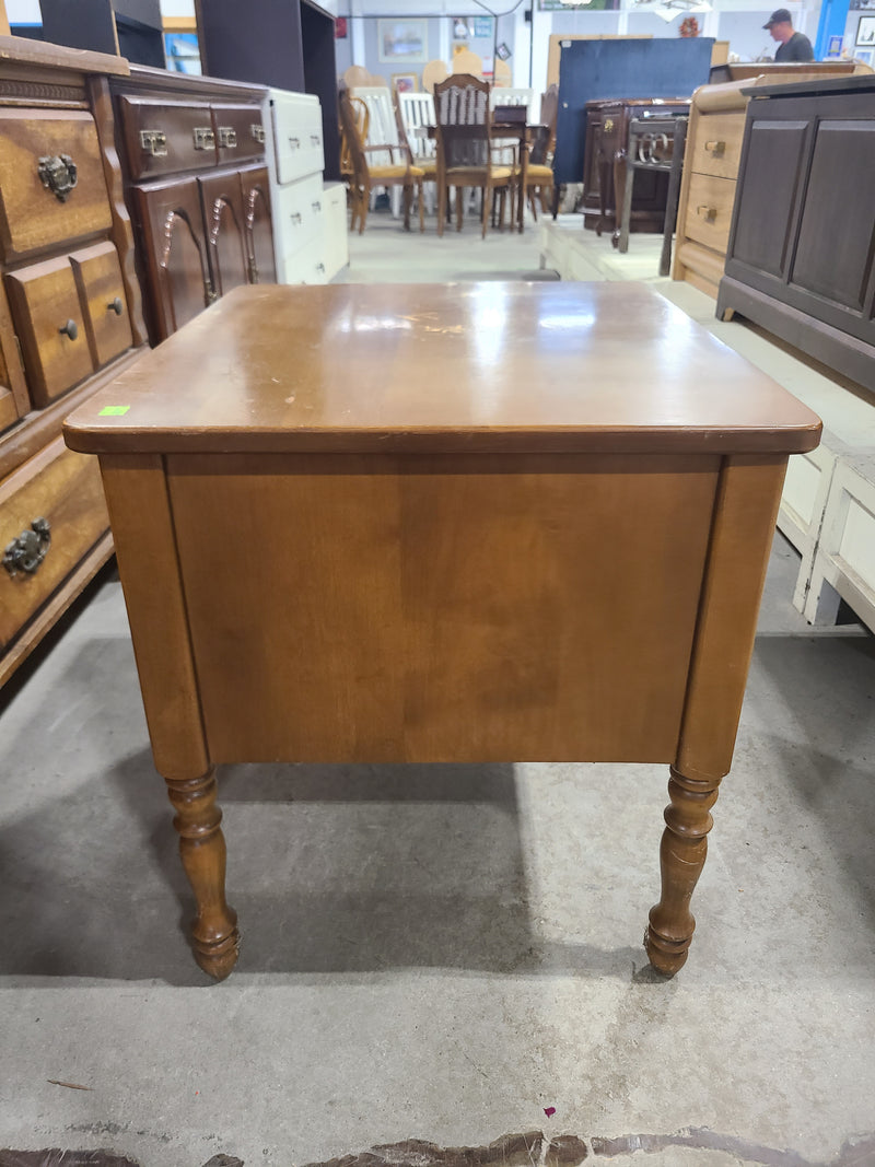 Vintage Colonial Style Solid Maple Side Table / Nightstand with Drawer
