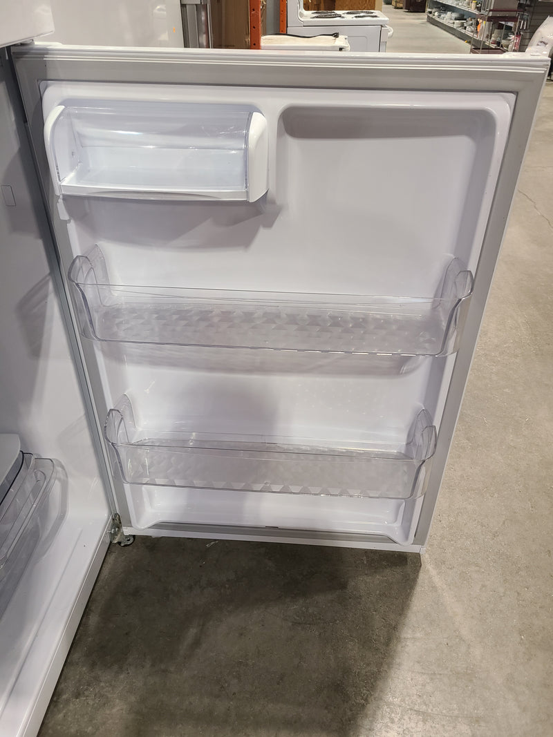 LG Top-Freezer Refrigerator in White