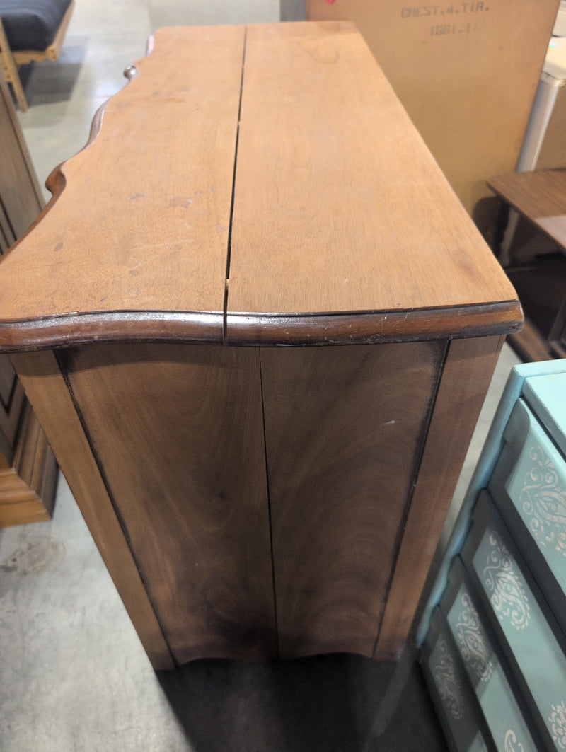 Wooden Dresser with 6 Drawers