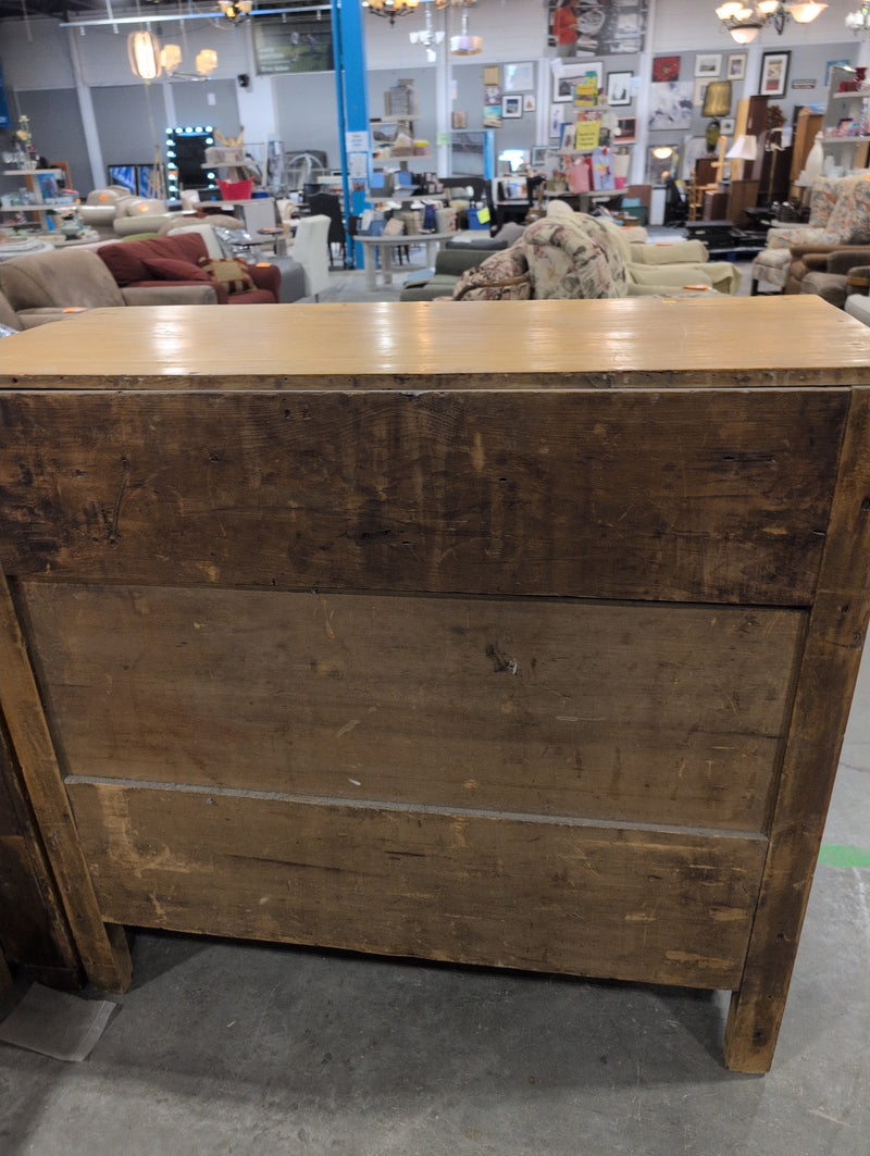 Rustic Pine MCM Dresser with 1 Large, 2 Medium & 2 Small Drawers