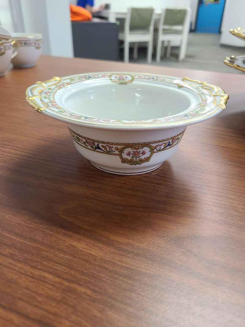 Vintage Bernardaud Limoges Fine China Dinnerware Set – "Doreen" Pattern (36 Pieces)