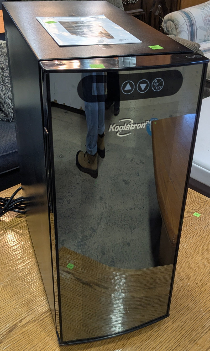 Koolatron Deluxe 12 Bottle Wine Cellar