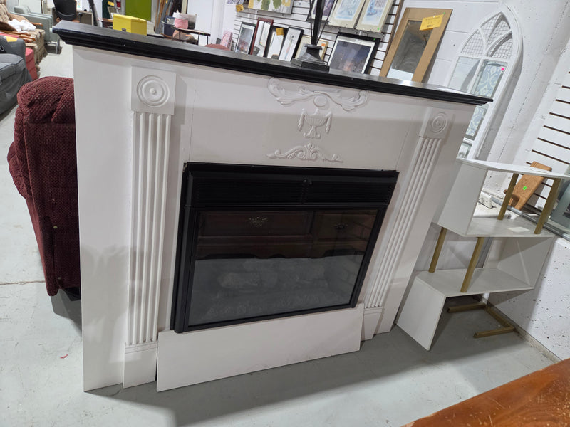 Elegant Freestanding Electric Fireplace Media Mantel