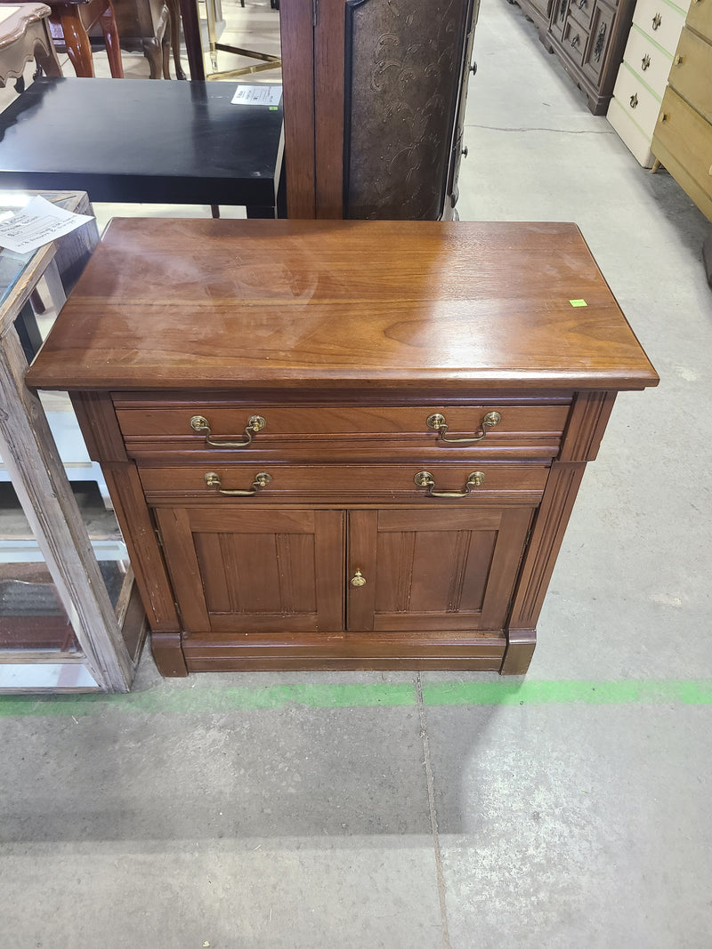 Vintage Style Wooden Accent Cabinet / Nightstand with Storage