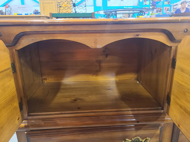 Vintage Floral-Inlaid Wood Credenza Dresser – Warm Honey Finish