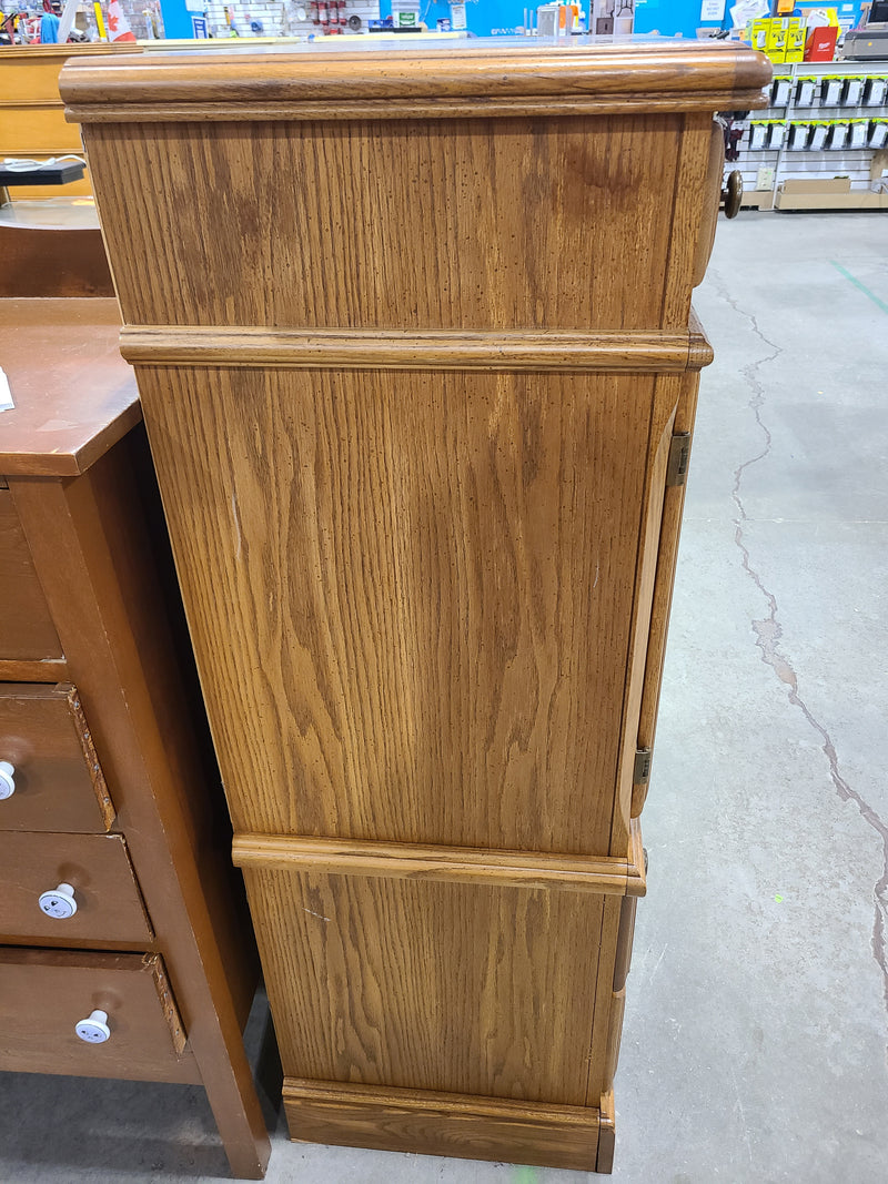 Traditional Oak Gentleman’s Chest Armoire