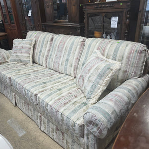 Traditional Cream Floral Couch