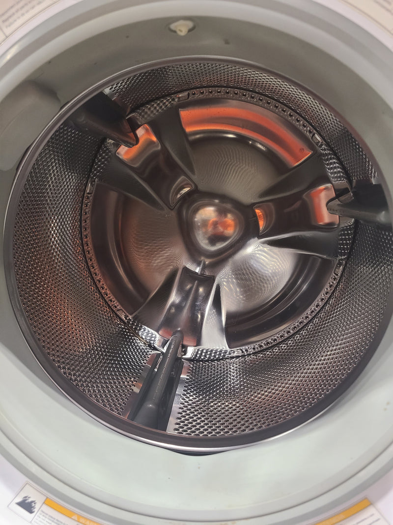 GE 3.8 cu. ft. King-Size Capacity Front Load Washer in White