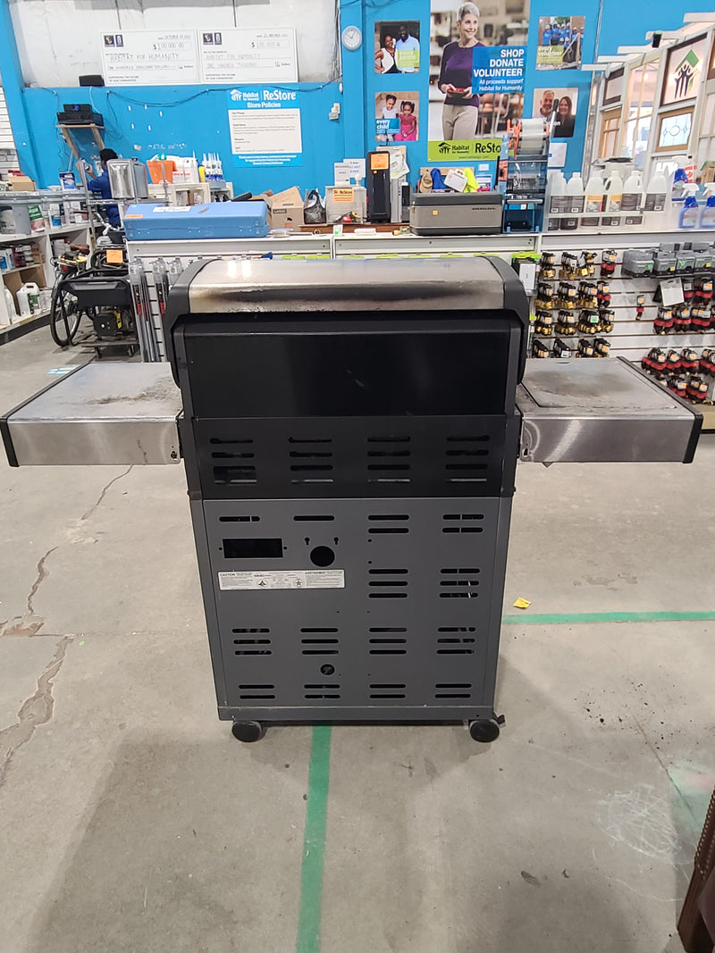 Good Condition Broil King Baron Stainless Steel 4-Burner Propane BBQ Grill with Side Burner