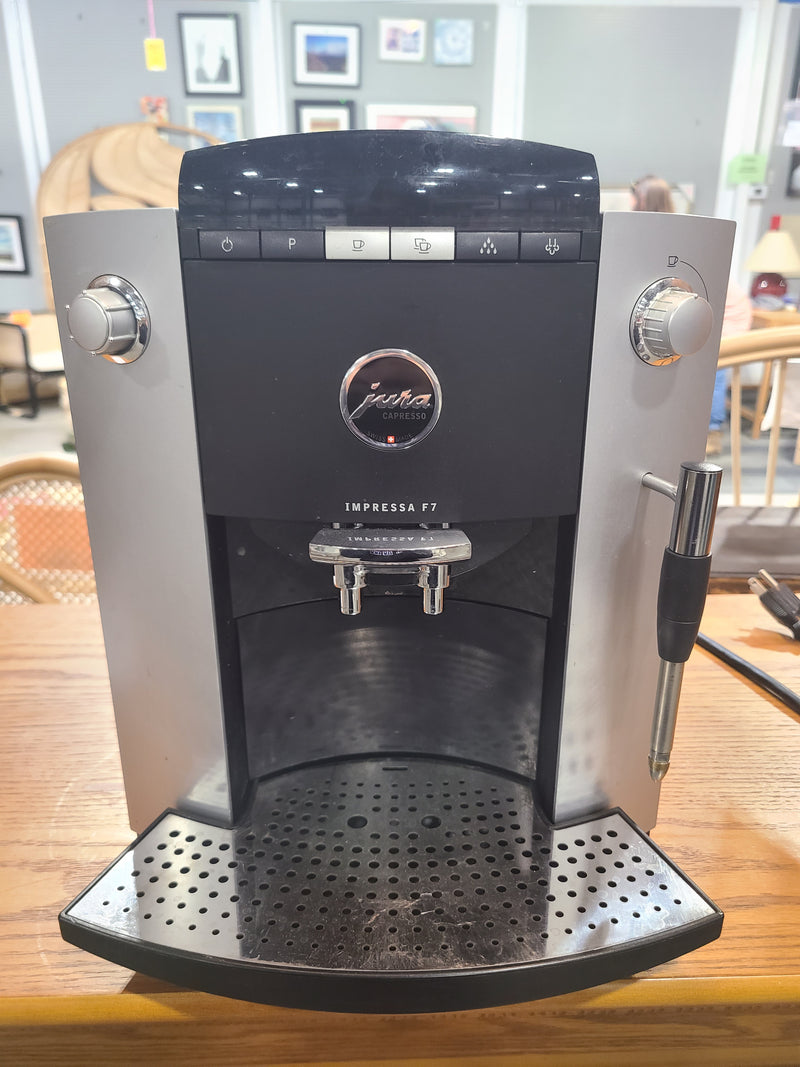 Jura Capresso IMPRESSA F7 Super-Automatic Espresso Machine – Silver/Black