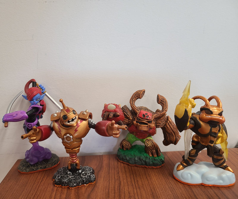 Skylanders Giants 4-Piece Giant Figure Bundle – Ninjini, Bouncer, Swarm, & Tree Rex