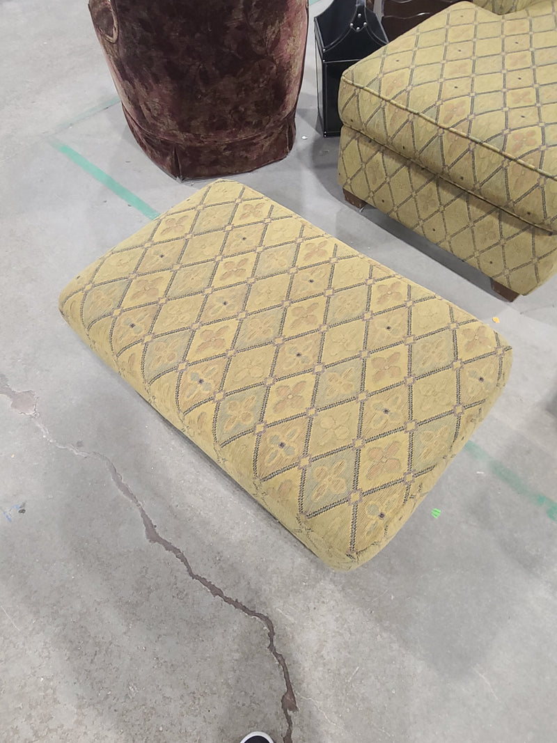 Classic Yellow & Olive Diamond-Patterned Sectional Sofa with Matching Ottoman