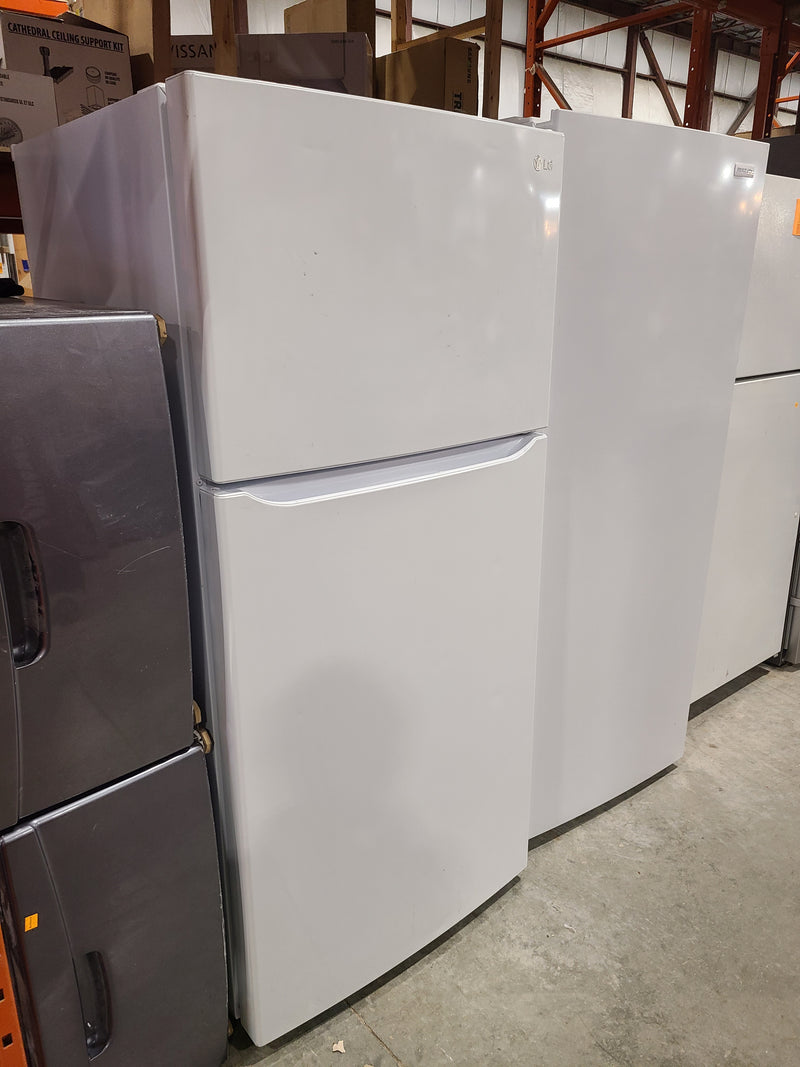 LG Top-Freezer Refrigerator in White