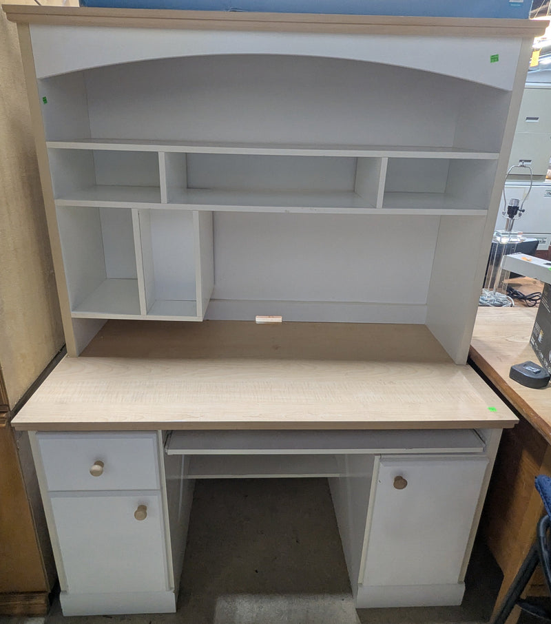 White Computer Desk with Hutch and Beige Tabletop
