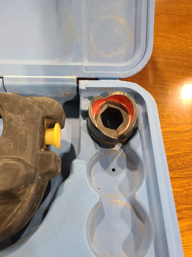 Thomas & Betts TBM14M Manual Hydraulic Crimping Tool with Case