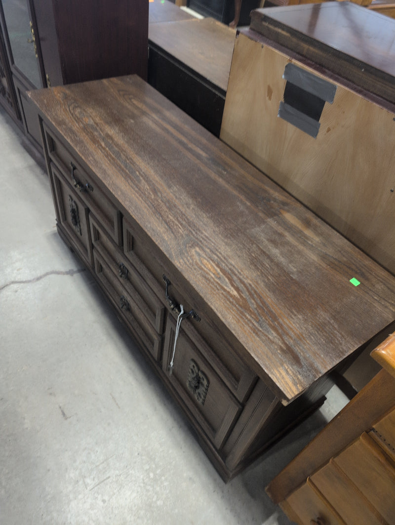 HUPPE Cedar Lined Chest with Small Storage Shelf