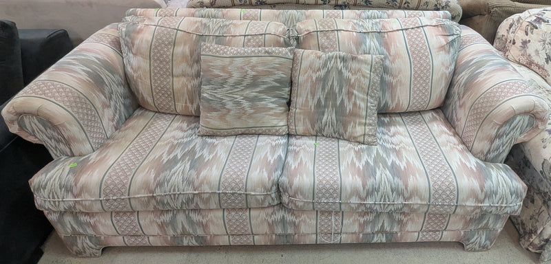Vintage Patterned Pull Out Couch