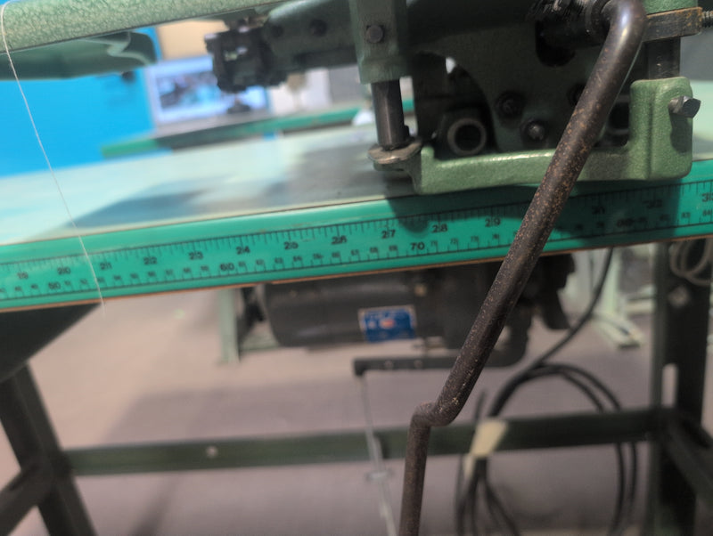 Blind Hemmer Industrial Sewing Machine with Table