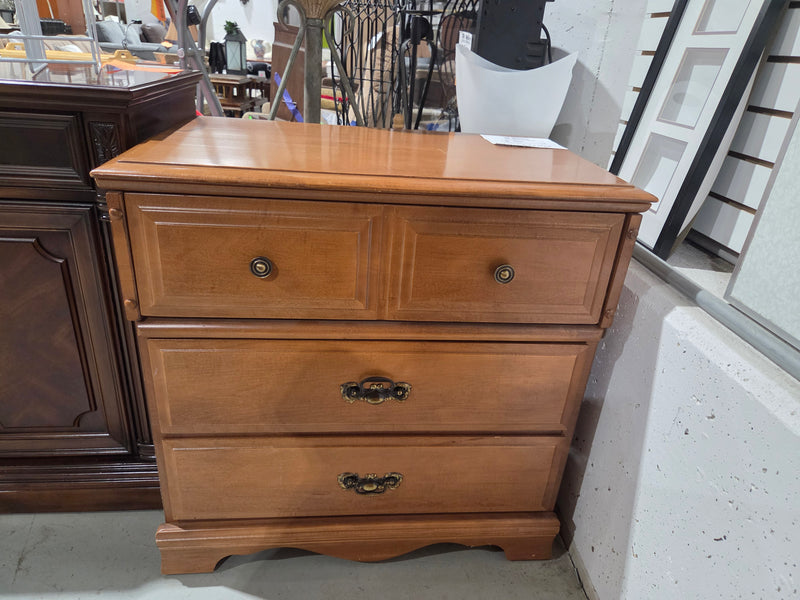 Vintage 3-Drawer Dresser