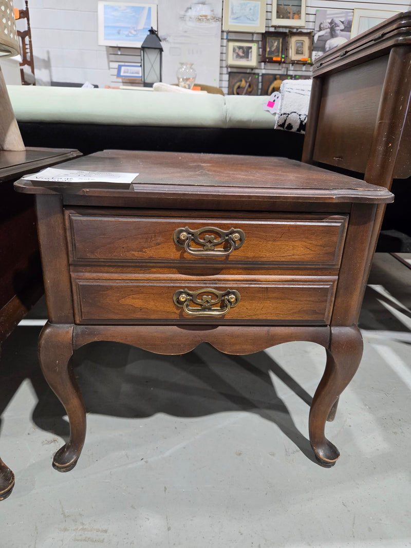 Vintage Queen Anne Style 2-Drawer Wood Nightstand