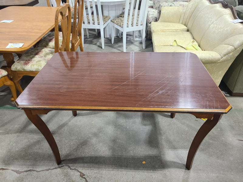Traditional Cherry Finish Dining Table with Cabriole Legs